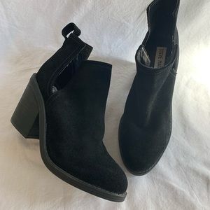 Steve Madden Rookie Black Suede bootie